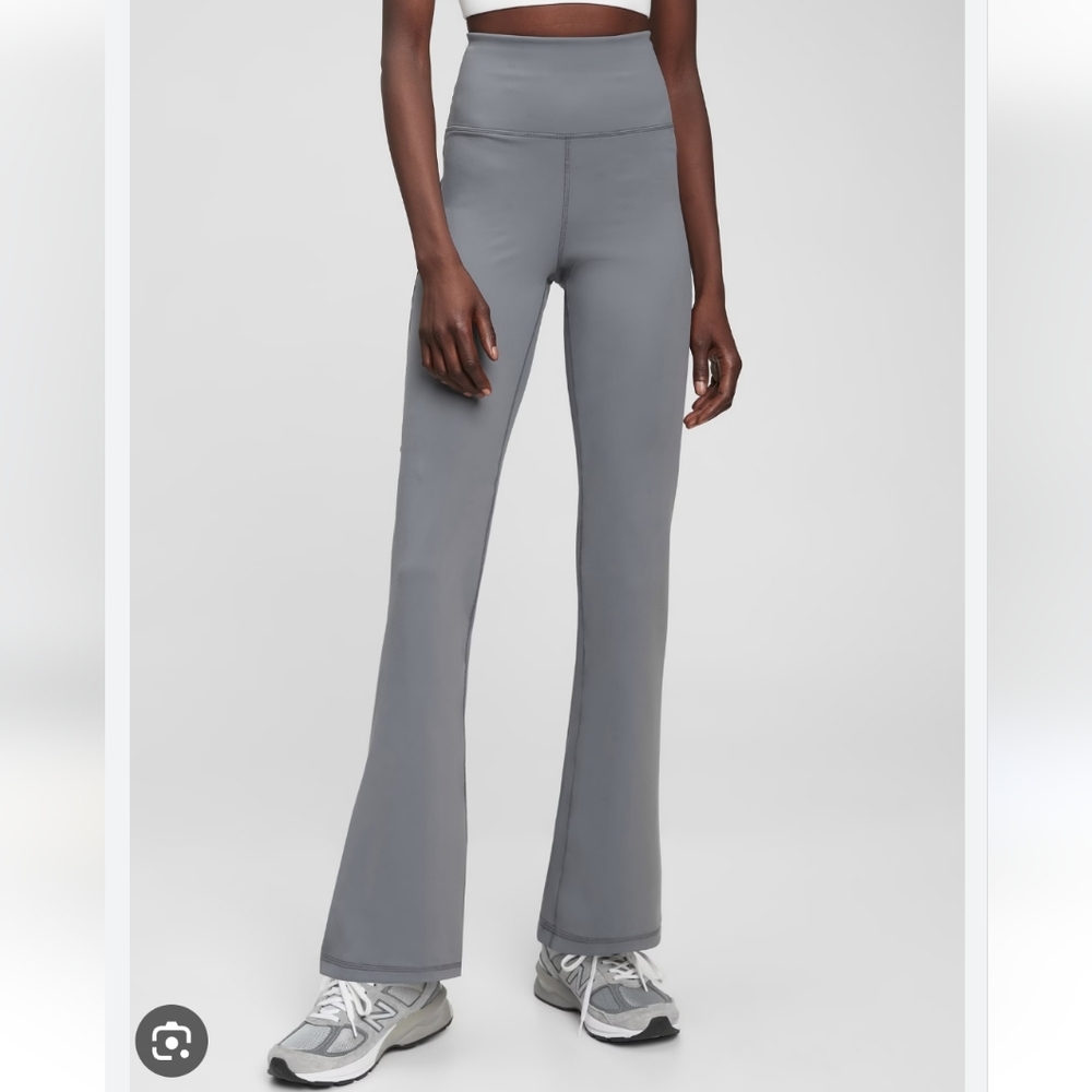 Gap Fit Sky High Studio Flare Leggings Gray